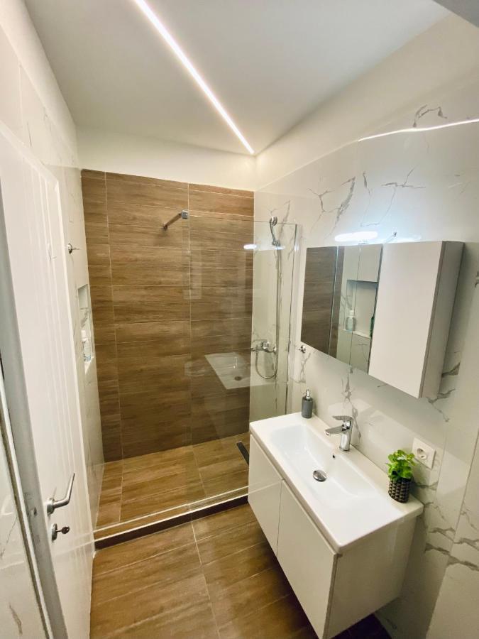 Central Grey Quiet Apartment Thessaloníki Eksteriør billede